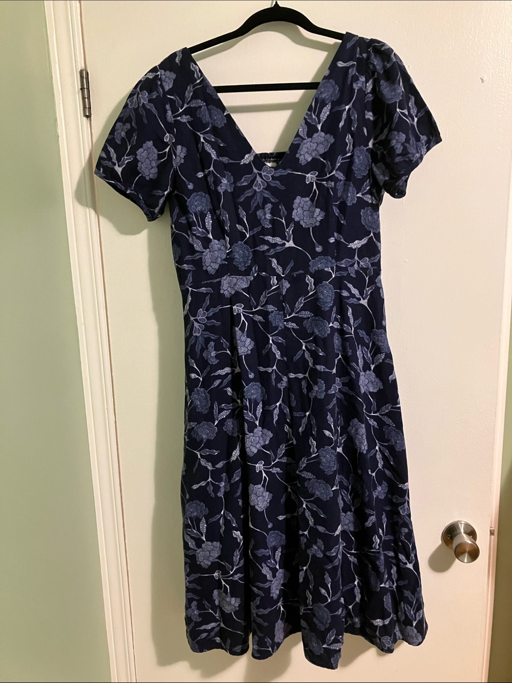 GAP Linen Navy Floral V-Neck Midi Dress